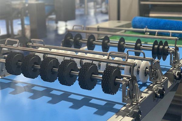 خط إنتاج معجنات الباستري الآلي