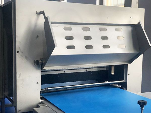 خط إنتاج معجنات الباستري الآلي