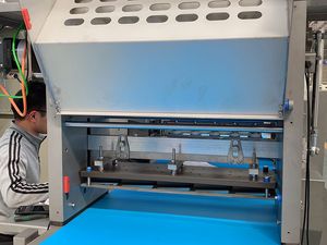 ماكينة تقطيع العجينة إلى مثلثات