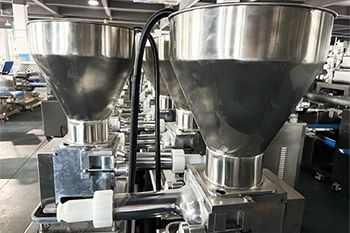 ماكينة حشو المعجنات