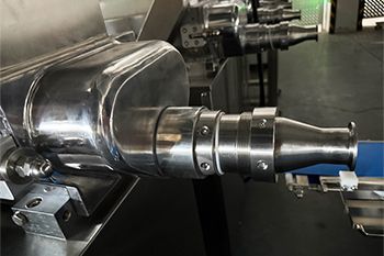 ماكينة حشو المعجنات