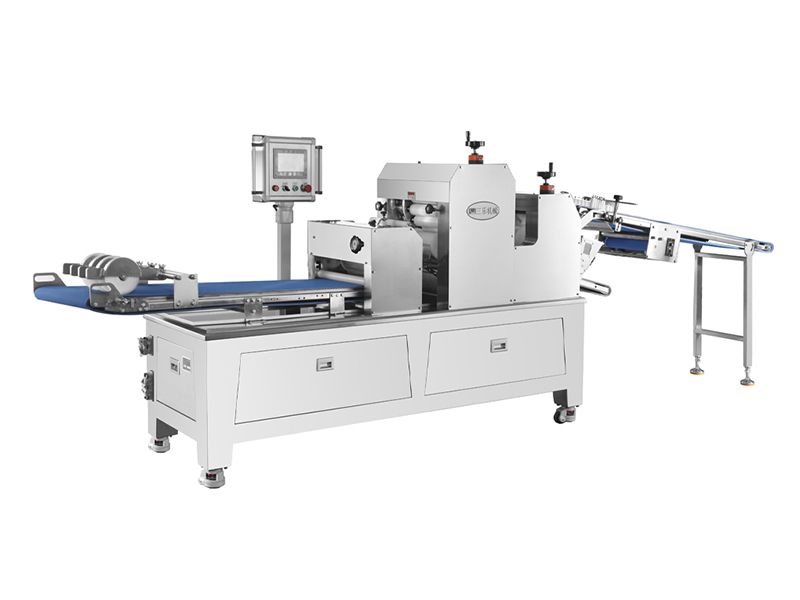 فرادة عجين ذات ثلاث أسطوانة